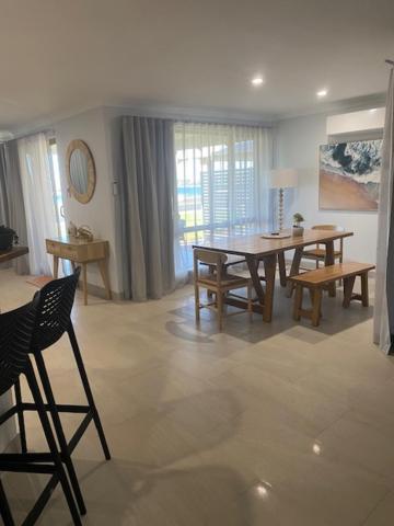 Pelican Shore Oceanfront Villa 6 كالباري المظهر الخارجي الصورة